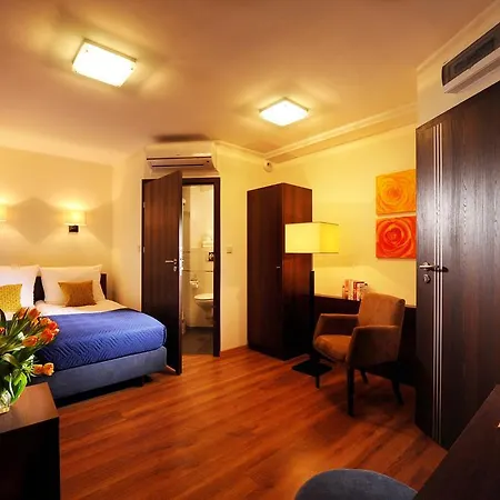 Armon Apartahotel 4*